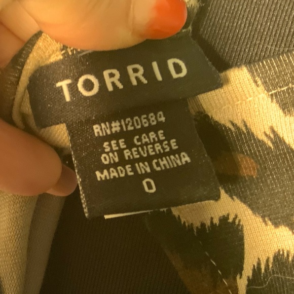 Torrid Peplum Top in Leopard print Size 0x - Picture 6 of 6